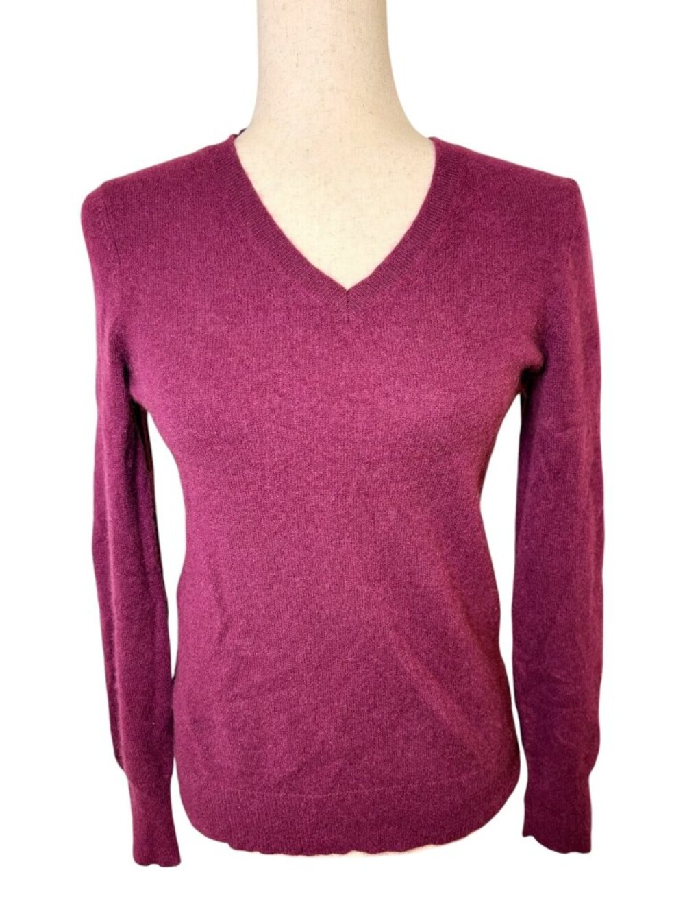 Alex Marie Plum Purple 100% Cashmere V-Neck Sweater Size Medium